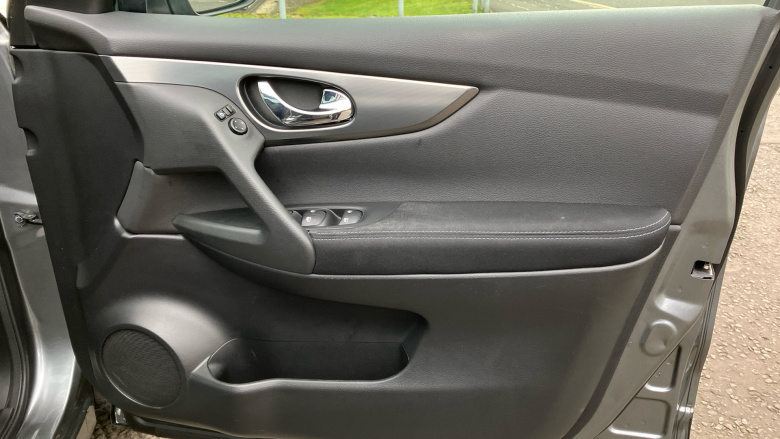 Nissan Qashqai 1.5 dCi N-Connecta 5dr Diesel Hatchback